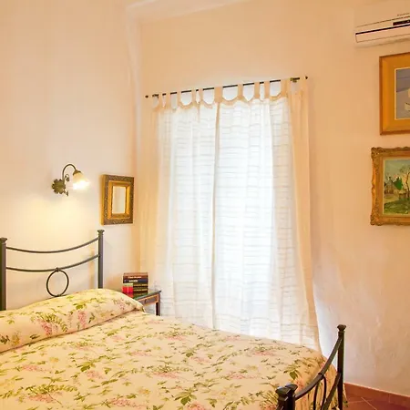 Casa Delle Camelie