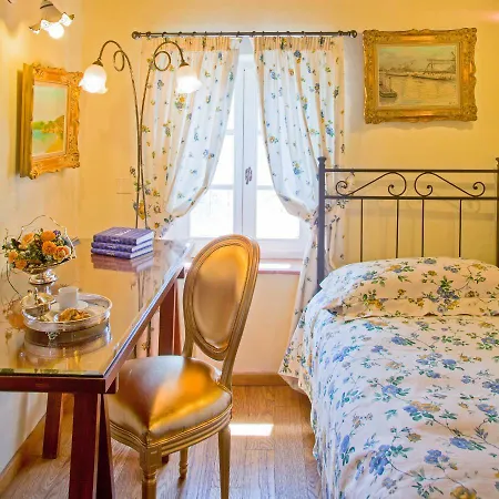 Casa Delle Camelie فندق مبيت وإفطار مانشانو