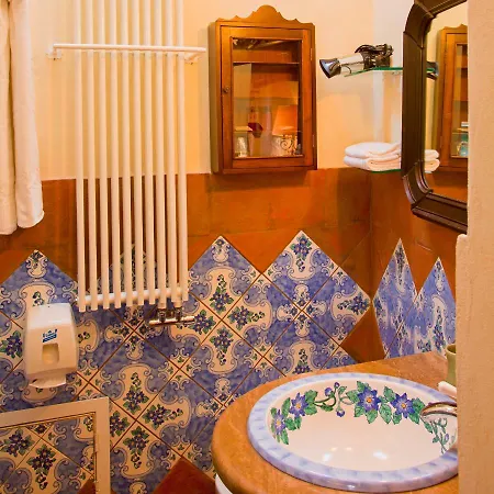 Casa Delle Camelie
